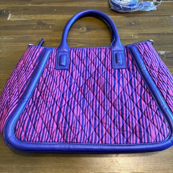 VERA BRADLEY Impressionista Stripe Trapeze
Satchel Pink & Purple Quilted Tote - Picture 3 of 8
